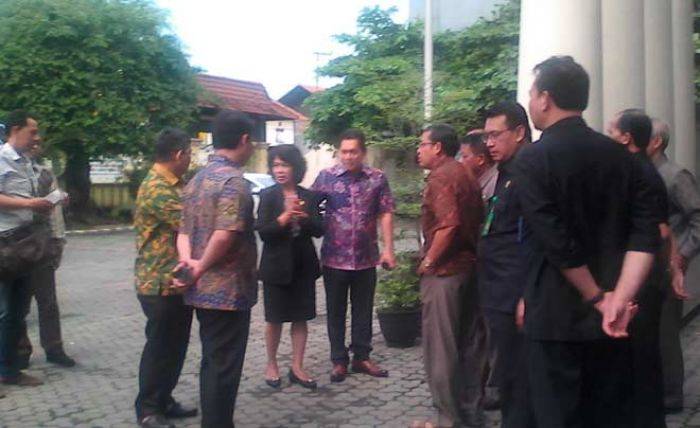 Tinjau Fasilitas PN Sidoarjo, Komisi III DPR RI Upayakan Gedung Baru segera Dibangun Tinjau Fasilitas PN Sidoarjo, Komisi III DPR RI Upayakan Gedung Baru segera Dibangun