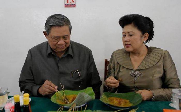 SBY Mau Jual Nasi Goreng setelah Pensiun dari Presiden SBY Mau Jual Nasi Goreng setelah Pensiun dari Presiden