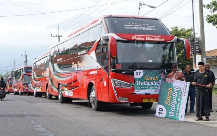 Wabup Gus Barra Berangkatkan Ribuan Peziarah Wali Lima Gratis