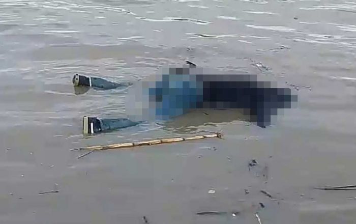 Mayat Warga Lamongan Ditemukan Mengapung di Muara Bengawan Solo Gresik Mayat Warga Lamongan Ditemukan Mengapung di Muara Bengawan Solo Gresik