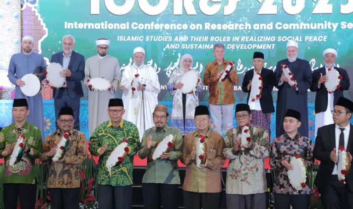 Buka Konferensi ICORCS 2023, Gubernur Khofifah Sampaikan Pesan KH Hasyim Asy Buka Konferensi ICORCS 2023, Gubernur Khofifah Sampaikan Pesan KH Hasyim Asy