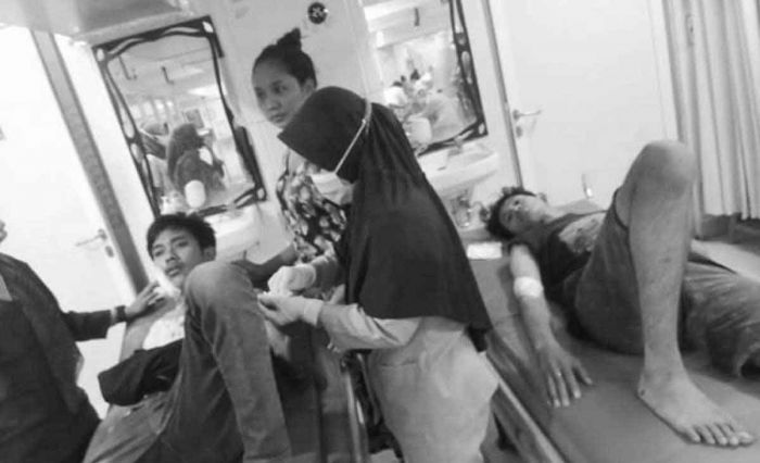 Polisi Belum Ungkap Identitas Anggota Gangster yang Bacok 2 Korban di Surabaya Polisi Belum Ungkap Identitas Anggota Gangster yang Bacok 2 Korban di Surabaya