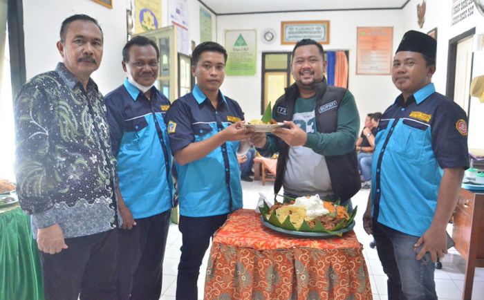Hadiri Pelantikan Karang Taruna Menganti, Bupati Gresik Ajak Bangkitkan UMKM Hadiri Pelantikan Karang Taruna Menganti, Bupati Gresik Ajak Bangkitkan UMKM
