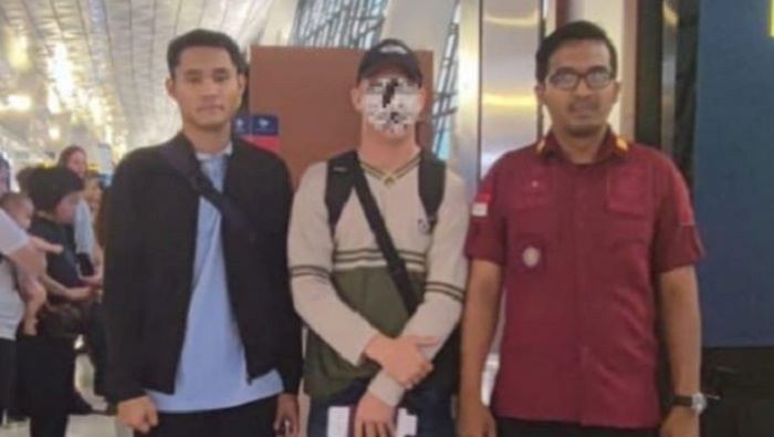 Kantor Imigrasi Kediri Deportasi Warga Negara Belanda Kantor Imigrasi Kediri Deportasi Warga Negara Belanda