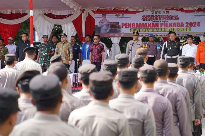 Ikuti Jalannya Simulasi Sispamkota, Bupati Kediri Berharap Pilkada 2024 Berjalan Kondusif Ikuti Jalannya Simulasi Sispamkota, Bupati Kediri Berharap Pilkada 2024 Berjalan Kondusif