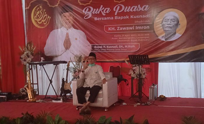 Gelar Buka Puasa, Ketua DPRD Jatim Kusnadi Hadirkan KH Zawawi Imron Gelar Buka Puasa, Ketua DPRD Jatim Kusnadi Hadirkan KH Zawawi Imron