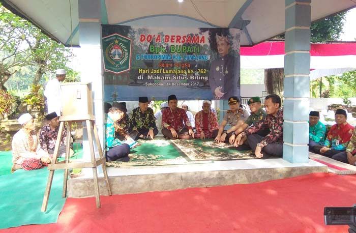 Pemimpin Lumajang Ziarahi Petilasan Raja Arya Wiraraja Pemimpin Lumajang Ziarahi Petilasan Raja Arya Wiraraja