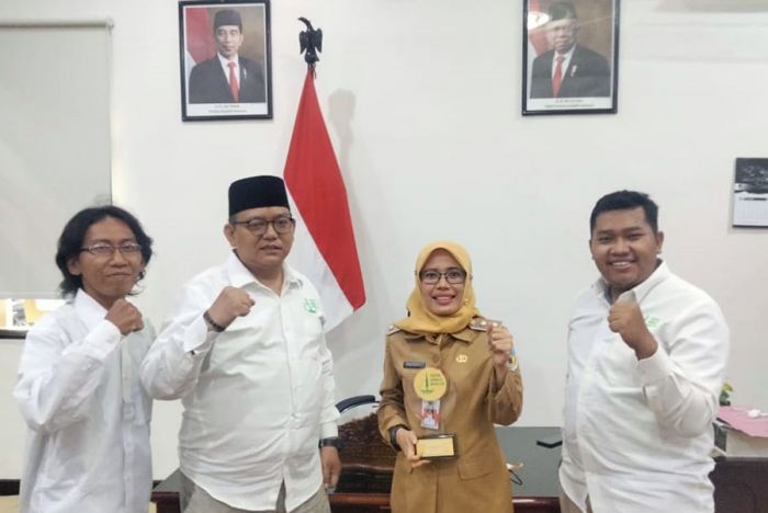 Terima Penghargaan dari Jurnalis Nahdliyin, Wakil Bupati Kediri Ajak Anak Muda untuk Lakukan Ini