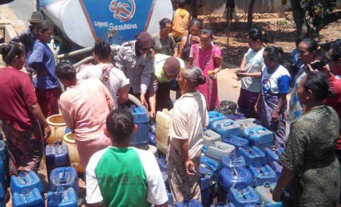 29 Desa di Tuban Dilanda Kekeringan 29 Desa di Tuban Dilanda Kekeringan