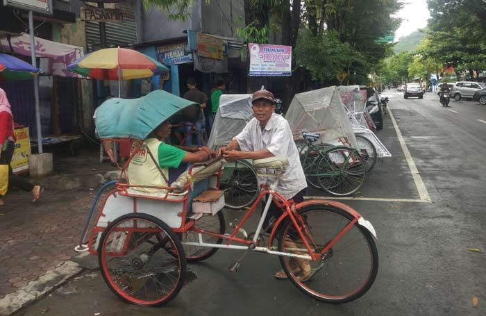 Begini Kata Masyarakat Trenggalek Terkait Pencalonan Emil Dardak sebagai Cawagub Jatim