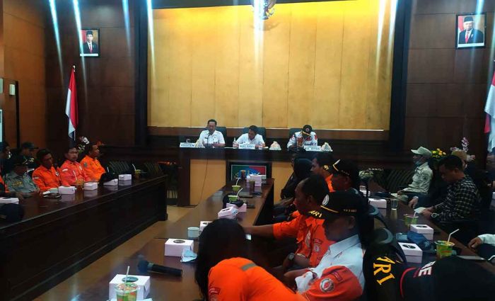 Hadapi Potensi Bencana Hidrometeorologi, BPBD Jombang Gelar Rapat Konsolidasi Relawan Hadapi Potensi Bencana Hidrometeorologi, BPBD Jombang Gelar Rapat Konsolidasi Relawan