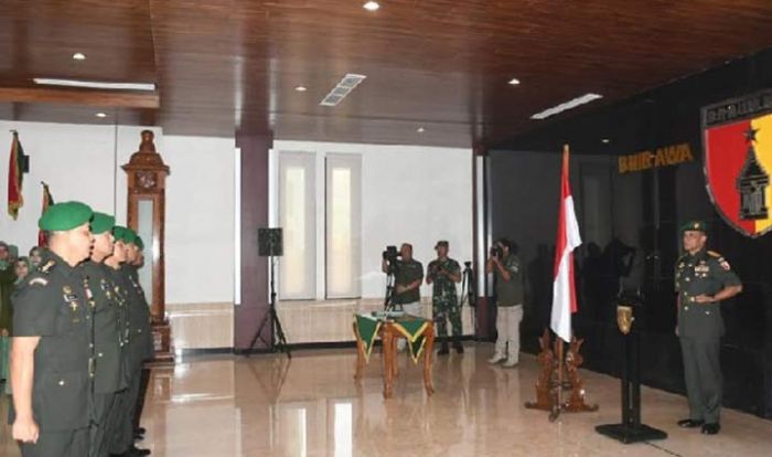 Jabatan Kapendam V/Brawijaya Diserahterimakan, dari Kolonel Singgih ke Letkol Imam Haryadi