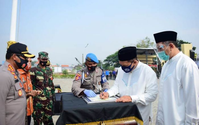 Tiga Bacabup-Bacawabup Sidoarjo Deklarasi Damai, Siap Dukung Program Sidoarjo Bermasker Tiga Bacabup-Bacawabup Sidoarjo Deklarasi Damai, Siap Dukung Program Sidoarjo Bermasker