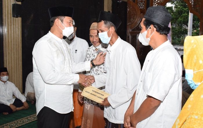 Pemkab Lamongan Salurkan Insentif Keagamaan Rp6,9 Miliar Pemkab Lamongan Salurkan Insentif Keagamaan Rp6,9 Miliar