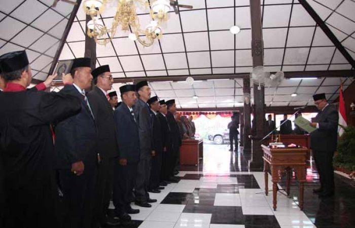 42 Pejabat Pemkab Probolinggo Dimutasi, Dirut RSUD Waluyo Jati Distaf Ahlikan 42 Pejabat Pemkab Probolinggo Dimutasi, Dirut RSUD Waluyo Jati Distaf Ahlikan