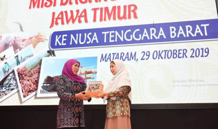 Gubernur Khofifah Ajak 128 Pengusaha Jatim Bertemu Pengusaha NTB, Tujuh Jam Transaksi Rp 603 M Gubernur Khofifah Ajak 128 Pengusaha Jatim Bertemu Pengusaha NTB, Tujuh Jam Transaksi Rp 603 M