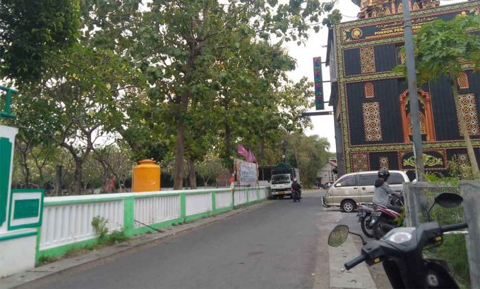 Berikut Alasan Pondok Pesantren Al Mahdiy Copot Spanduk Protes Berikut Alasan Pondok Pesantren Al Mahdiy Copot Spanduk Protes