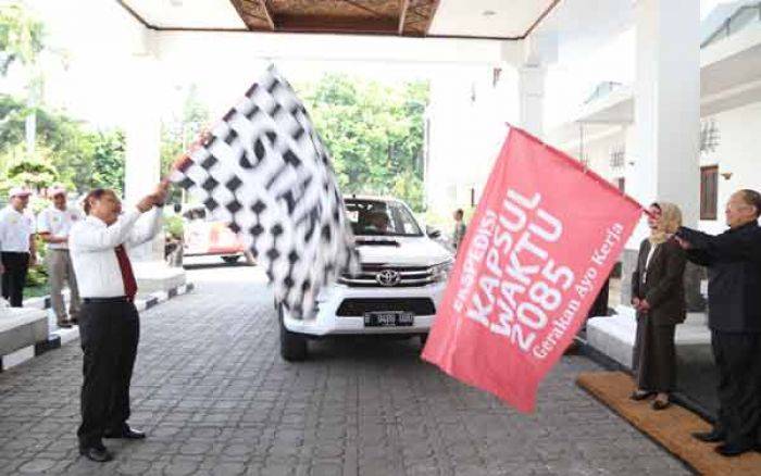 Tim Ekspedisi Kapsul Waktu Singgah di Surabaya Tim Ekspedisi Kapsul Waktu Singgah di Surabaya