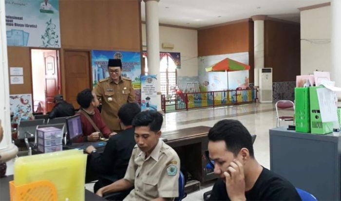 Hari Pertama Kerja, Bupati Pamekasan Sidak Mall Pelayanan Publik Hari Pertama Kerja, Bupati Pamekasan Sidak Mall Pelayanan Publik
