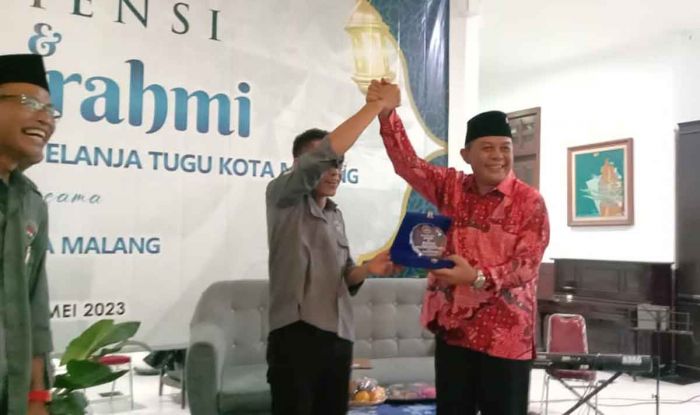 Ketua DPRD Kota Malang Terima Aspirasi Pedagang Wisata Belanja Tugu Ketua DPRD Kota Malang Terima Aspirasi Pedagang Wisata Belanja Tugu