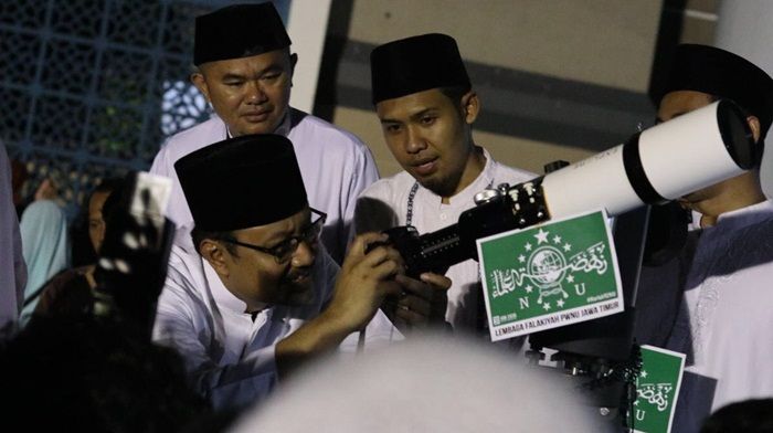 Syukuri Fenomena Alam, Gus Ipul Salat Gerhana Bersama Ribuan Warga di MAS Syukuri Fenomena Alam, Gus Ipul Salat Gerhana Bersama Ribuan Warga di MAS