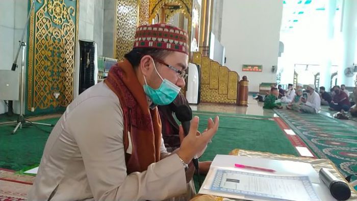 Mau Masuk Islam, Tak Tahu Caranya, Apa Dipungut Biaya? Ini Penjelasan Imam Masjid Al Akbar 