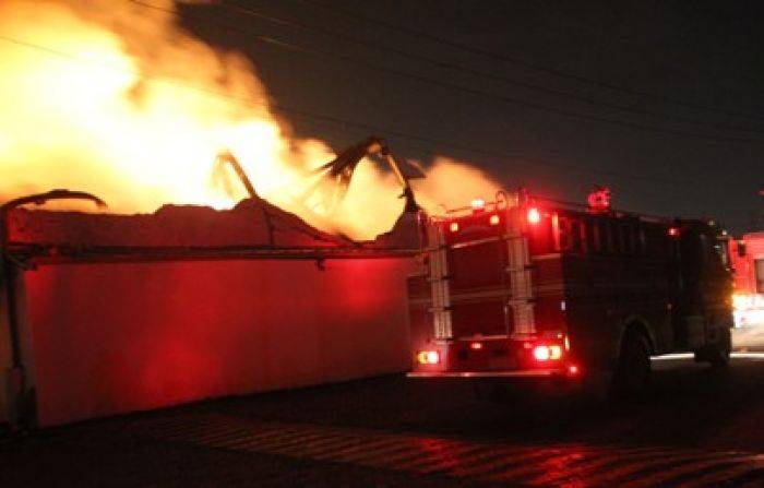 Gudang di Sidoarjo Terbakar, Puluhan Ton Kopra Jadi Abu Gudang di Sidoarjo Terbakar, Puluhan Ton Kopra Jadi Abu