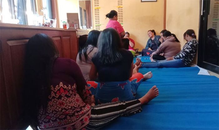 Obok-obok Wilayah Barat, Satpol PP Situbondo Tangkap Belasan PSK Obok-obok Wilayah Barat, Satpol PP Situbondo Tangkap Belasan PSK