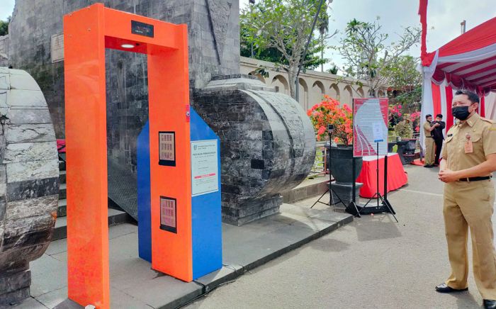 Uji Coba New Normal Berhasil, Wisata Makam Bung Karno Kini Terbuka Untuk Anak di Bawah 12 Tahun Uji Coba New Normal Berhasil, Wisata Makam Bung Karno Kini Terbuka Untuk Anak di Bawah 12 Tahun