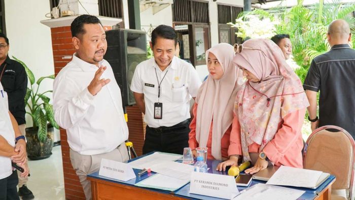 Sambangi Disnaker, Bupati Gresik Dorong Penyerapan Tenaga Kerja dan Perlindungan Sosial