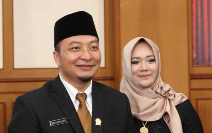 Juli, Asluchul Alif Umumkan Bacawabup untuk Pilkada Gresik 2024 Juli, Asluchul Alif Umumkan Bacawabup untuk Pilkada Gresik 2024