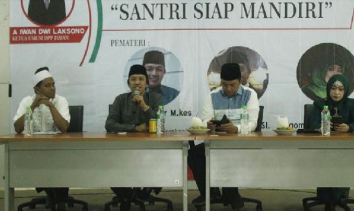 Terlatih Mandiri, Santri Kader Pemimpin Masa Depan Terlatih Mandiri, Santri Kader Pemimpin Masa Depan