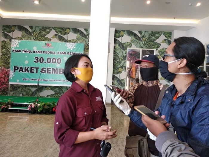 JTP Grup Bagikan 30.000 Paket Sembako untuk Masyarakat JTP Grup Bagikan 30.000 Paket Sembako untuk Masyarakat