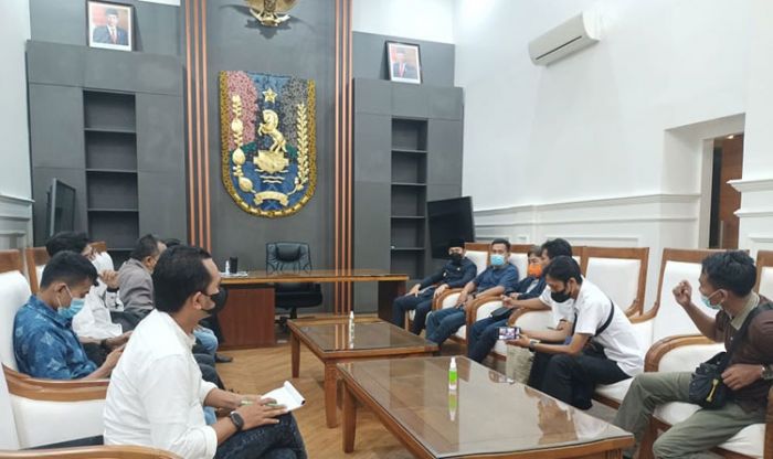 Terima Kunjungan PWI Tuban, Bupati: Media adalah Mitra Stategis Terima Kunjungan PWI Tuban, Bupati: Media adalah Mitra Stategis