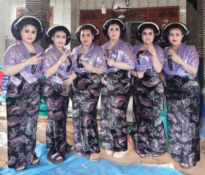 Di Sela Pentas, Relawan Paguyuban Waranggono Ajak Penggemar dan Masyarakat Dukung Khofifah-Emil