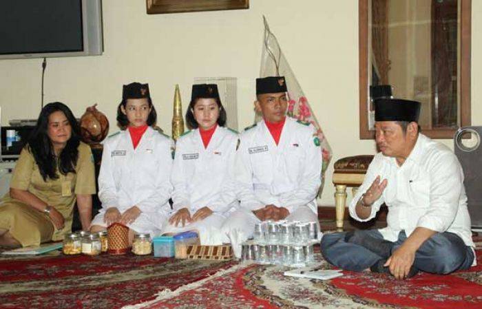 Setelah 29 Tahun Absen, Akhirnya Ada Siswa Sidoarjo yang Jadi Paskibraka Tingkat Nasional Setelah 29 Tahun Absen, Akhirnya Ada Siswa Sidoarjo yang Jadi Paskibraka Tingkat Nasional