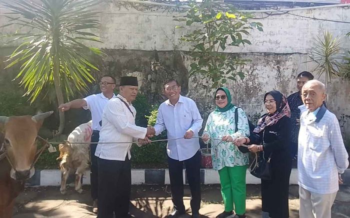 Unipra Surabaya Sembelih 2 Sapi dan Seekor Kambing pada Idul Adha 2024 Unipra Surabaya Sembelih 2 Sapi dan Seekor Kambing pada Idul Adha 2024