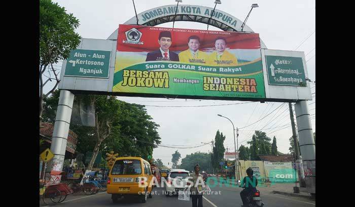 Pasang Gambar Jokowi, Golkar Dianggap Eksploitasi Presiden Pasang Gambar Jokowi, Golkar Dianggap Eksploitasi Presiden