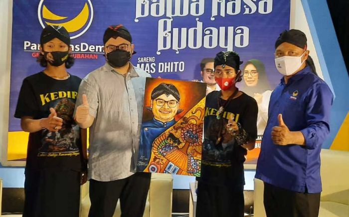 Sapa Para Seniman Kabupaten Kediri, Ini Janji Dhito Bila Terpilih Jadi Bupati Sapa Para Seniman Kabupaten Kediri, Ini Janji Dhito Bila Terpilih Jadi Bupati