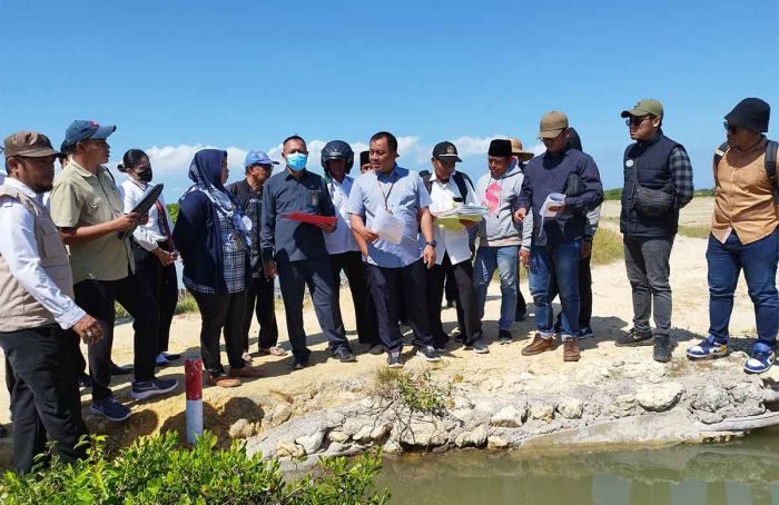 Diduga Palsukan Sertifikat Tanah, Oknum Kejari dan BPN dilaporkan ke Pengadilan Negeri Pamekasan Diduga Palsukan Sertifikat Tanah, Oknum Kejari dan BPN dilaporkan ke Pengadilan Negeri Pamekasan