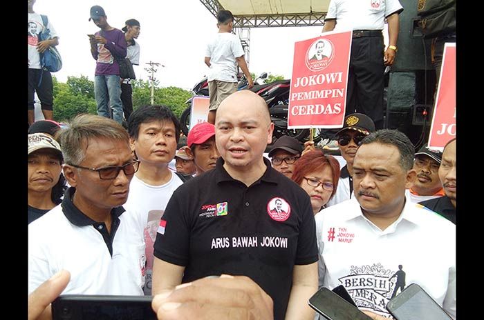 Gelar Jalan Sehat, Arus Bawah Jokowi Targetkan 70 Persen Suara di Jatim Gelar Jalan Sehat, Arus Bawah Jokowi Targetkan 70 Persen Suara di Jatim