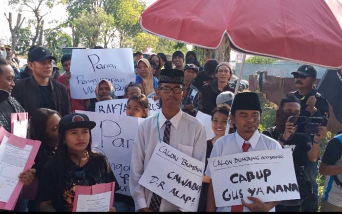 Ikut Demo Dukung Paslon Bumbung Kosong, PDIP Gresik Bakal Panggil Mega Bagus Saputra Ikut Demo Dukung Paslon Bumbung Kosong, PDIP Gresik Bakal Panggil Mega Bagus Saputra