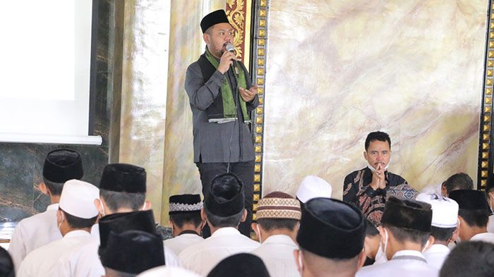 Bupati Gresik Ajak Siswa SMKN 1 Cerme Jauhi Narkoba Bupati Gresik Ajak Siswa SMKN 1 Cerme Jauhi Narkoba