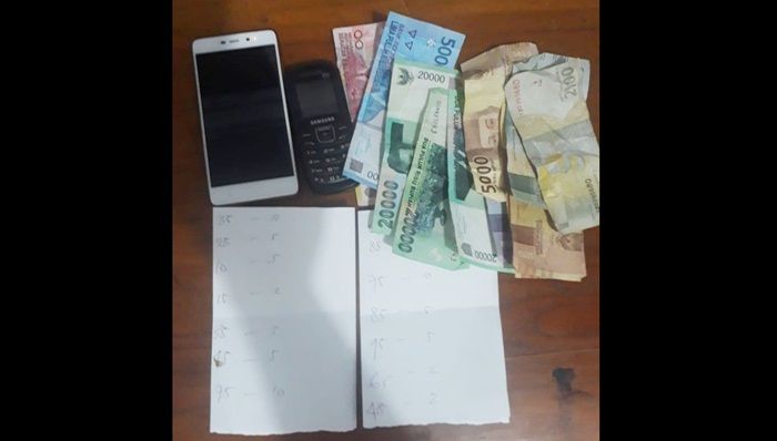 Jadi Bandar Judi Online, Polsek Karangpilang Surabaya Ringkus Yahudi Cs Jadi Bandar Judi Online, Polsek Karangpilang Surabaya Ringkus Yahudi Cs