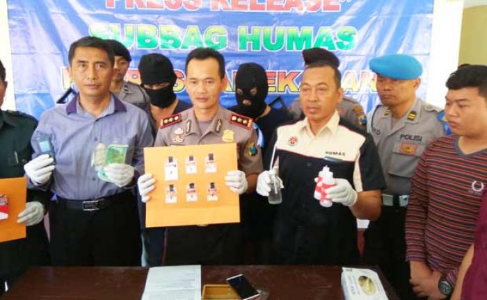 Dua Bandar Narkoba Pemekasan Dibekuk, Terancam Dipenjara 20 Tahun Dua Bandar Narkoba Pemekasan Dibekuk, Terancam Dipenjara 20 Tahun