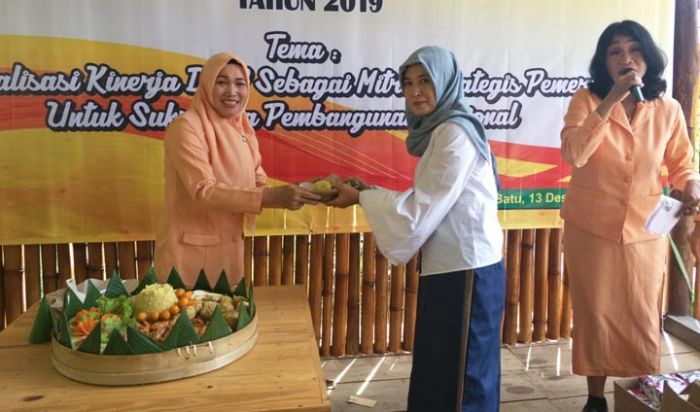 Anggota DWP Cabdin Batu-Malang Rayakan HUT DWP ke-20 Anggota DWP Cabdin Batu-Malang Rayakan HUT DWP ke-20