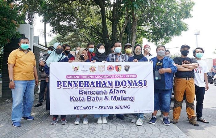 Salurkan Donasi Peduli Banjir Kota Batu, Karang Taruna Kecamatan Kota Kediri Diapresiasi Mas Abu