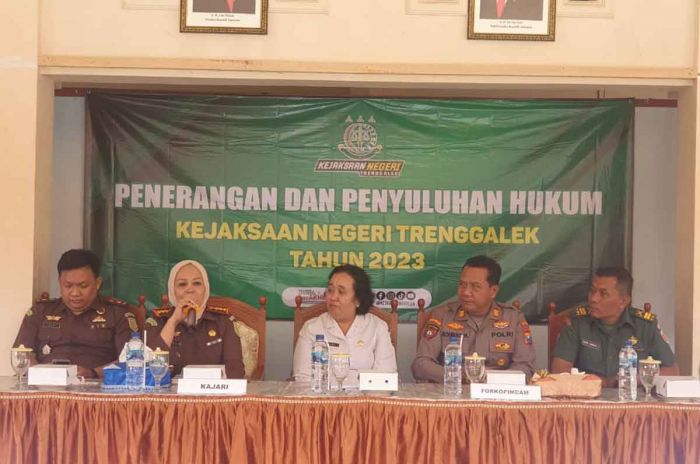 Antisipasi Perkara Hukum Dalam Pengelolaan DD dan Aset Desa, Kejari Trenggalek Gelar Penyuluhan