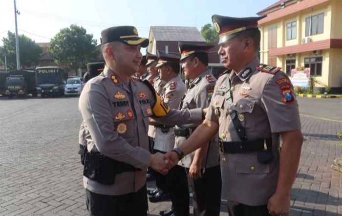 Pesan Kapolres Pasuruan saat Sertijab 9 Anggotanya Pesan Kapolres Pasuruan saat Sertijab 9 Anggotanya