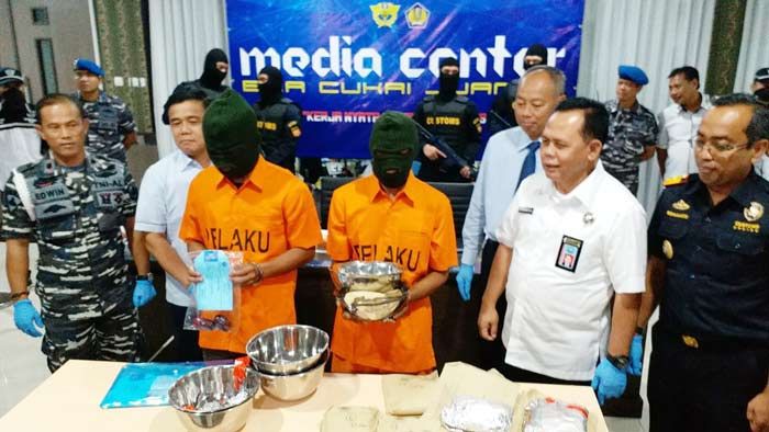 Sembunyikan Sabu di Anus, Ketahuan Bea Cukai Juanda Sembunyikan Sabu di Anus, Ketahuan Bea Cukai Juanda